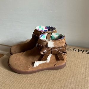 Ugg brand boots for girls size 11.